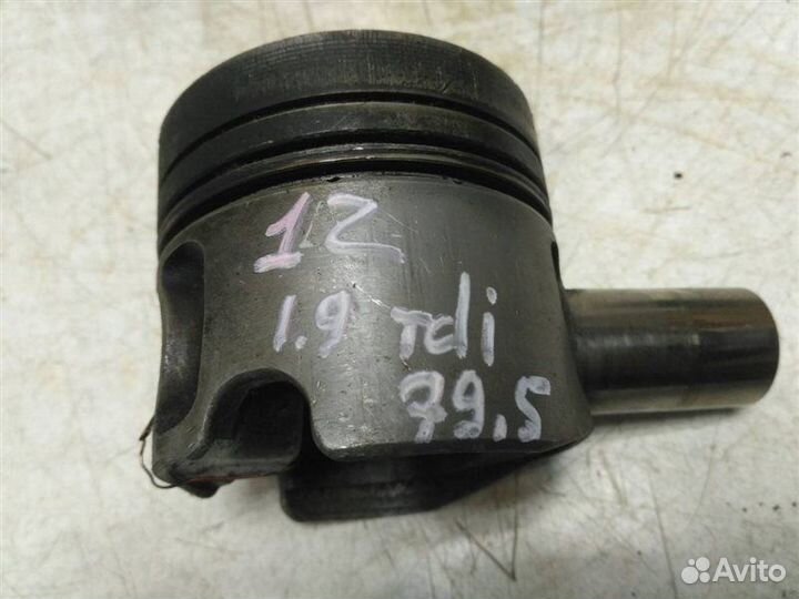 Поршень Volkswagen Passat B3 1988-1993 V286P