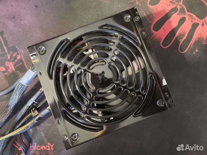 Полумодульный блок питания Thermaltake 750w,пломба