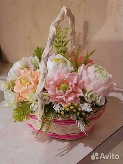 Букет цветов к 1сентября в корзиночке
