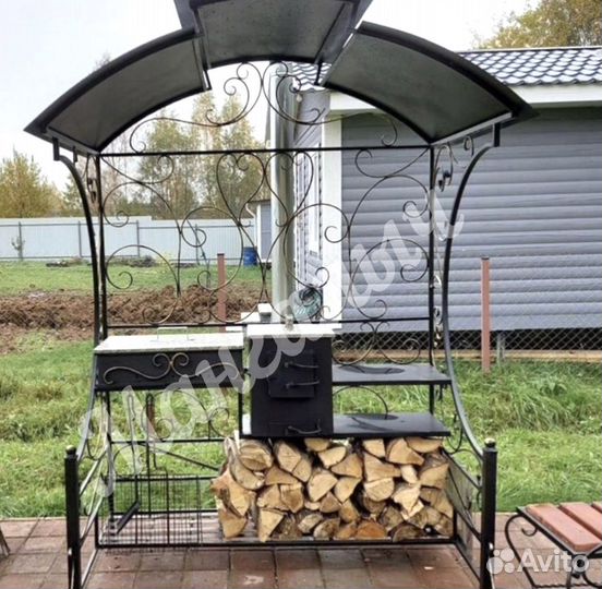 Мангал с крышей