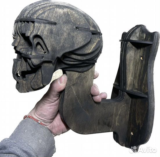 Вешалка с черепами