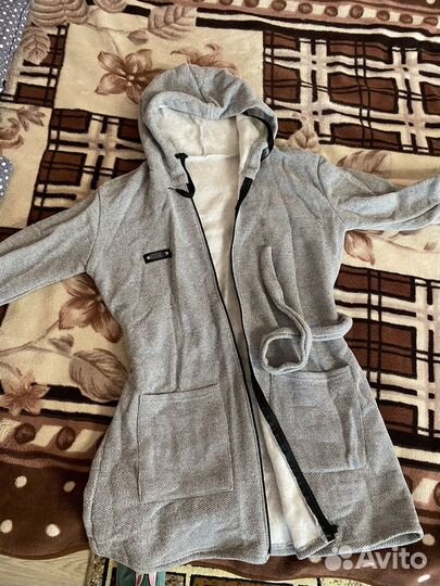 Отдам даром женские вещи