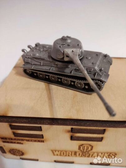 Модель танка Lowe World of tanks масштаб 1/100
