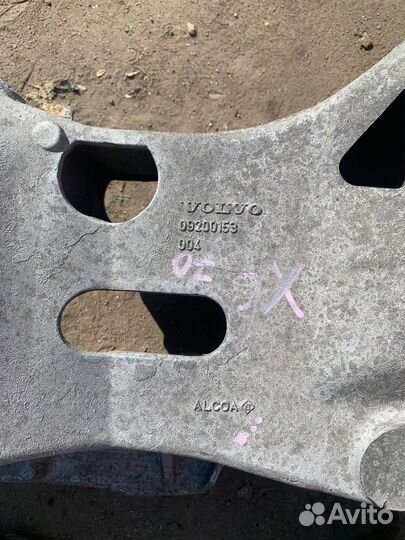 Подрамник задний XC70 V70 Вольво S60 S80