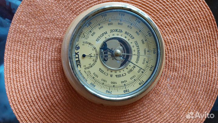 Барометр настенный утёс-крэт бтк-сн-8