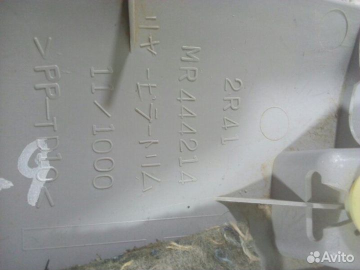 Обшивка стойки задняя правая Mitsubishi Lancer 9