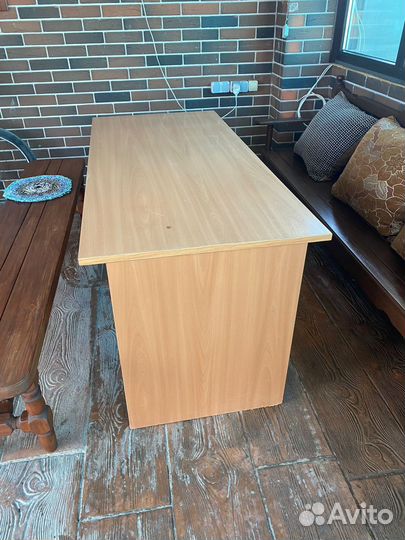 Письменный стол