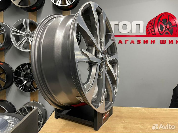 Диски R18 на Lexus Toyota