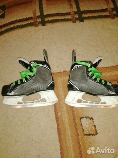 Коньки хоккейные