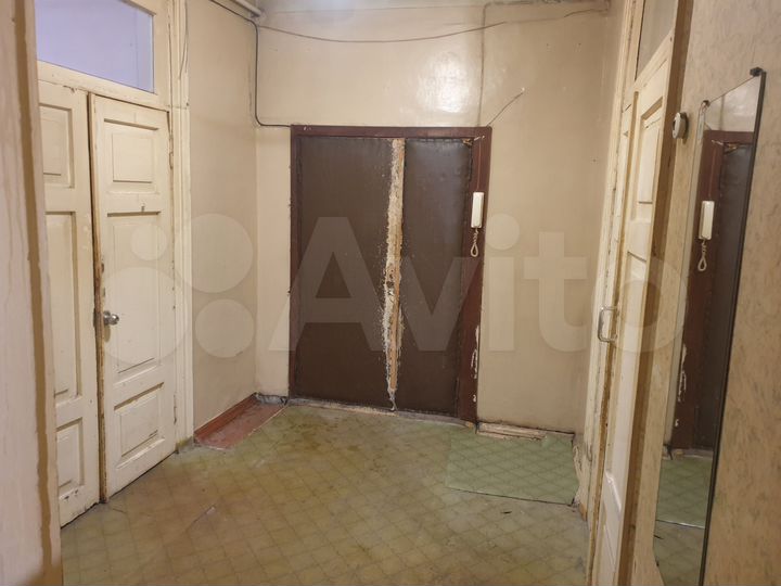 4-к. квартира, 79 м², 1/4 эт.