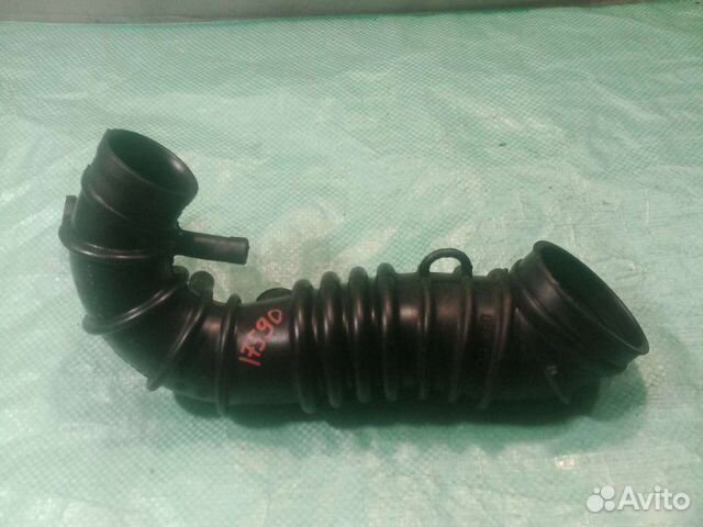 Патрубок воздушного фильтра Volkswagen Passat B5