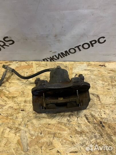 Суппорт передний левый Primera P12