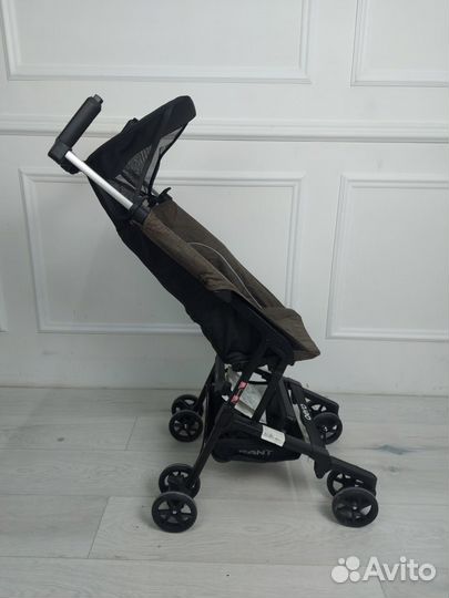 Компактная детская коляска для путешествий