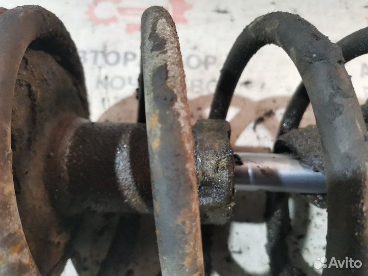 Стойка подвески передняя правая Лада 2110 21114