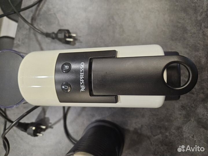 Кофемашина De'Longhi Nespresso Essenza Mini EN 85