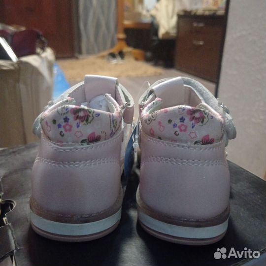Босоножки для девочки 22р