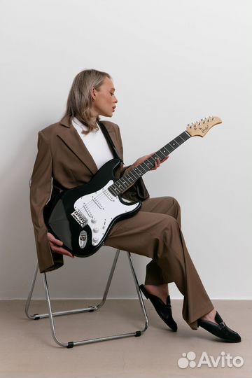 Электрогитара новая