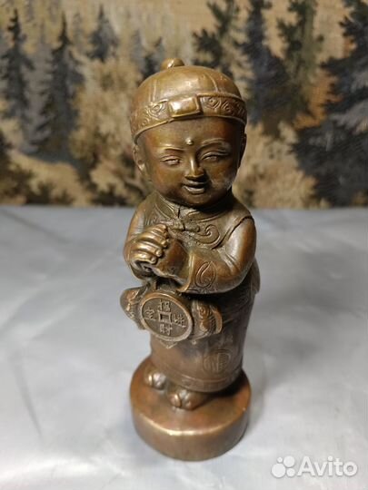 Бронзовая статуэтка