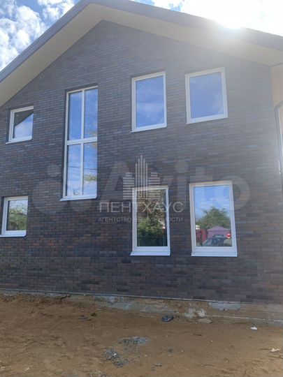 Коттедж 165 м² на участке 4 сот.