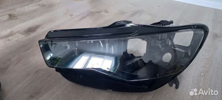 Стекло фары Audi a6 с7