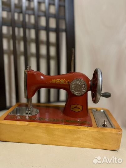 Детская швейная машина СССР
