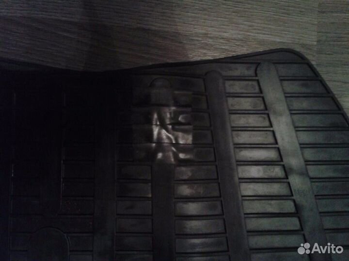 Продаю коврики для Subaru Forester