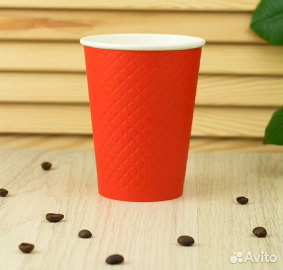 Двухслойные вафельные стаканчики красные