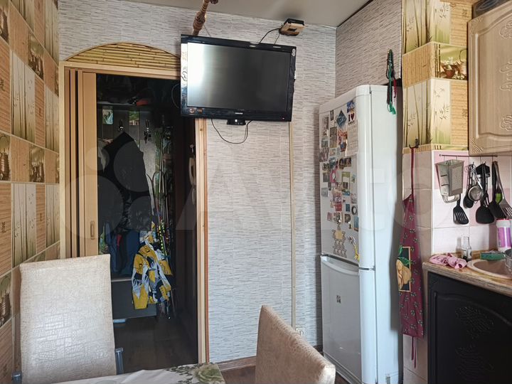 Комната 12 м² в 6-к., 3/5 эт.