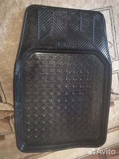 Авто коврики универсальные