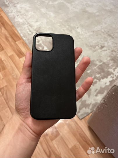 Чехол на iPhone 13