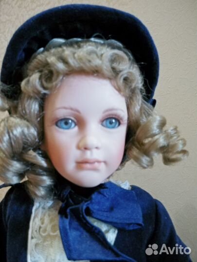 Фарфоровая кукла Nicolette