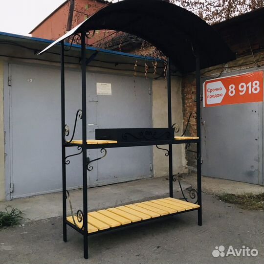 Мангал с крышей