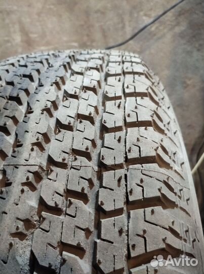 Bridgestone Dueler H/T 265/65 R17