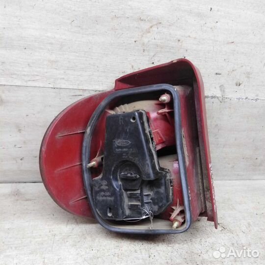 Фонарь задний правый Ford Galaxy дорестайлинг