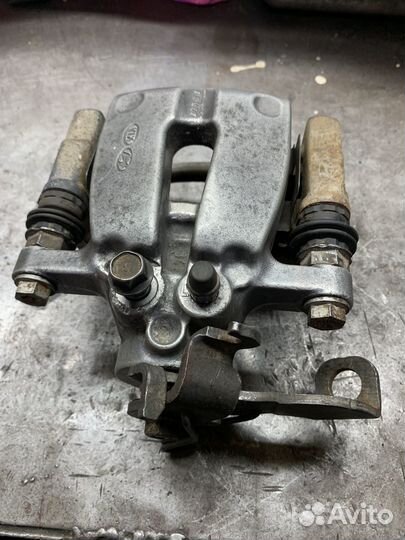 Суппорт задний левый kia ceed jd