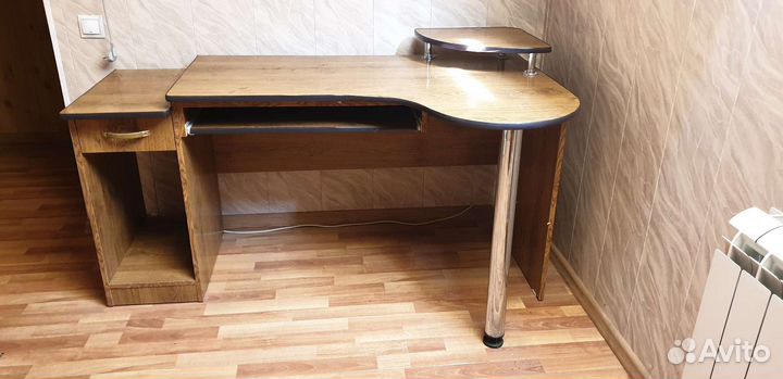 Компьютерный стол