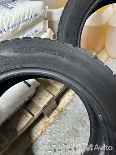 Nokian Tyres Hakkapeliitta R2 205/55 R16 94R