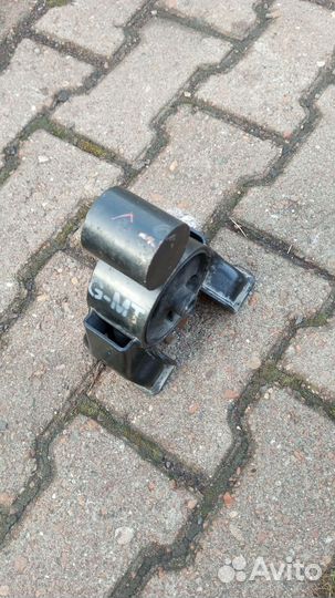 Опора двигателя задняя KIA Ceed 2009 до рест