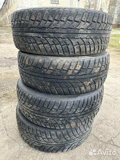 Kumho I'Zen Stud Snow KW11 225/60 R17