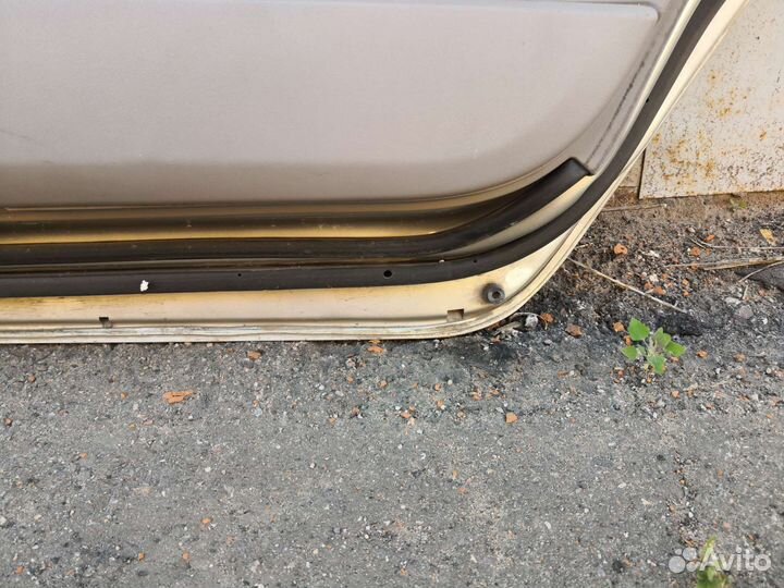 Дверь Mitsubishi Grandis задняя правая