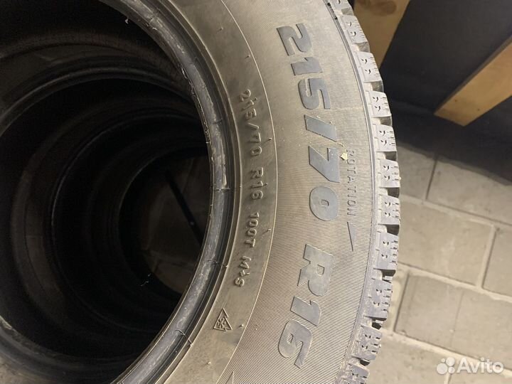 Pirelli Formula Ice 215/70 R16