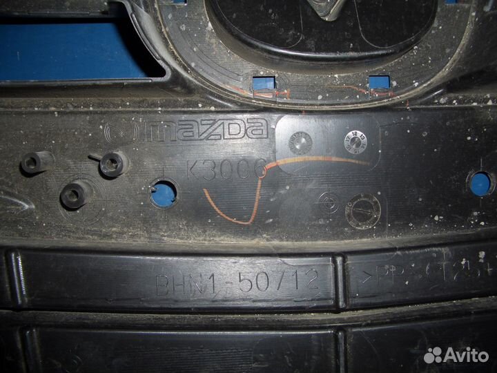 Решётка радиатора Мазда 3 вм с13-16г