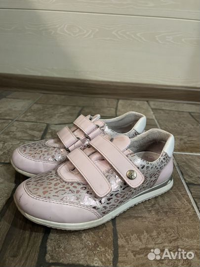 Кроссовки для девочки размер 32