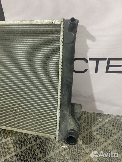 Радиатор охлаждения двигателя Toyota Auris E150