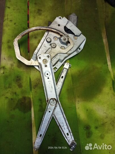 Стеклоподъёмник передний Опель омега Б рест