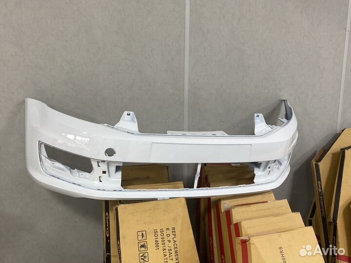 Бампер Volkswagen Polo Белый LC
