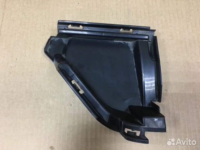 Дефлектор радиатора передний правый Renault Logan