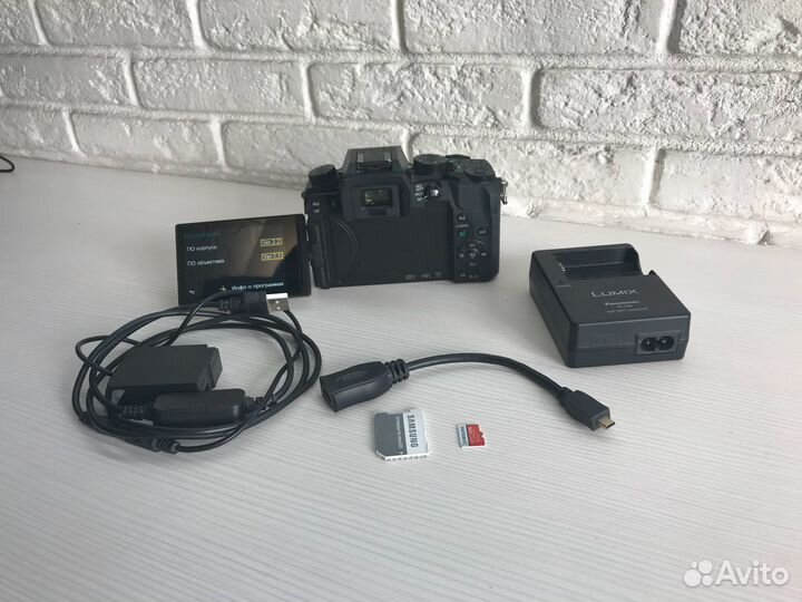 Беззеркальная камера Panasonic Lumix DMC-G7K Kit