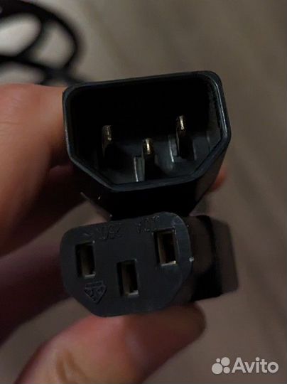 Кабель питания для компьютера (IEC 60320 C13/C14)