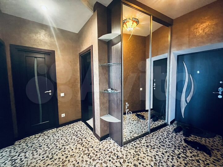 2-к. квартира, 70 м², 4/5 эт.